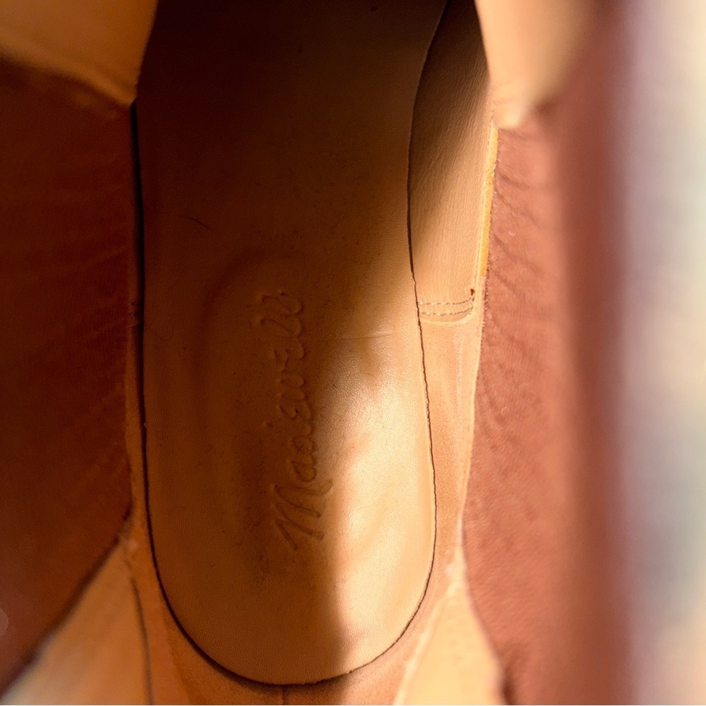 The Santiago Western Suede Ankle Boot, EUC! - Picture 13 of 13